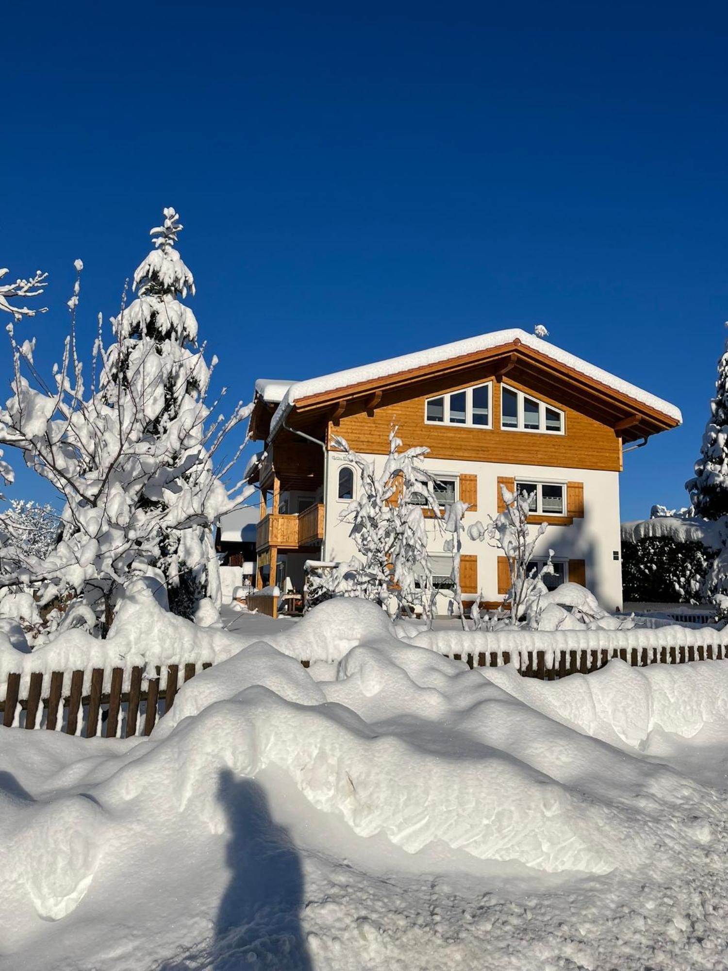 23 Neu Erbaute Ferienwohnung Mit Schloss- Und Panoramablick Halblech Extérieur photo