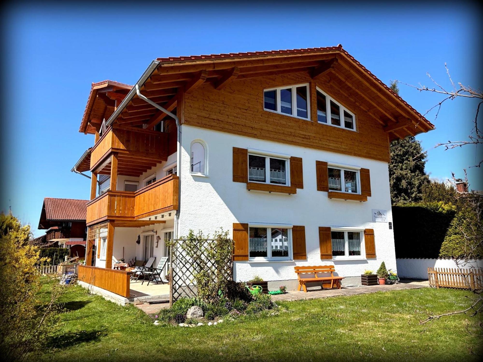 23 Neu Erbaute Ferienwohnung Mit Schloss- Und Panoramablick Halblech Extérieur photo